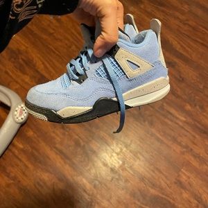 Boys Jordan’s size 11C